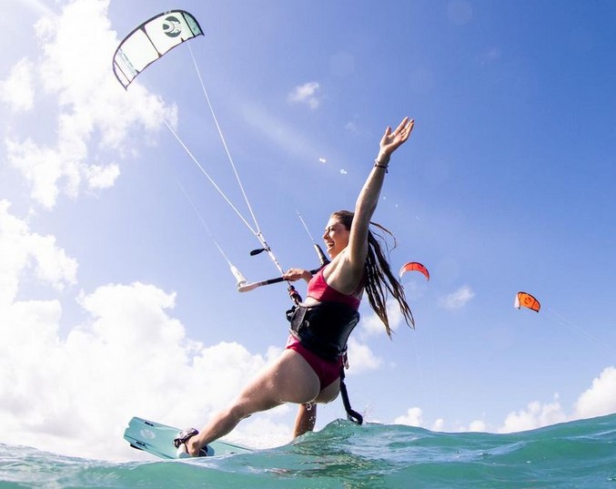 Hannah Whiteley kitesurf